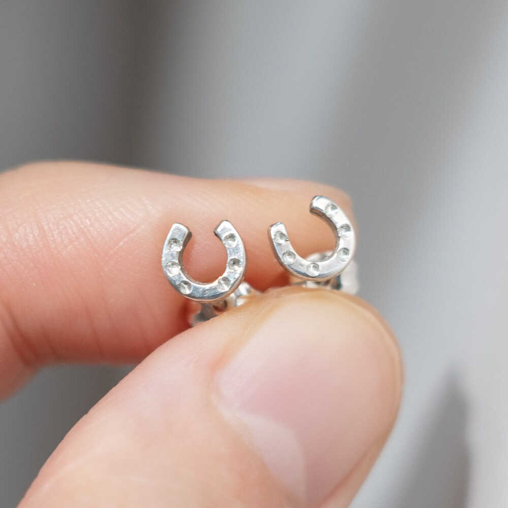 【ふるさと納税】馬蹄 ピアス シルバー925 / 競馬 馬 グッズ 馬蹄 ハンドメイド リング アクセサリー シルバーピアス / 栗東市 / norim[BIBP014] サムネイル2