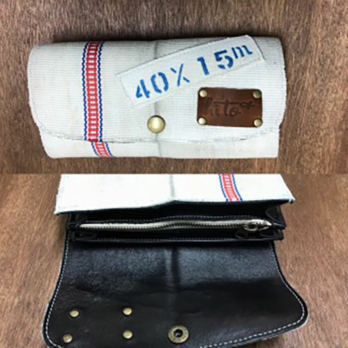 【ふるさと納税】消防ホース・アップサイクル財布［白系・ストライプなし］ | 甲賀市 アップサイクル雑貨 財布 ストライプ柄 リサイクル素材 耐久性 高品質 人気 おすすめ メンズ レディース 雑貨 小物 ギフト プレゼント お取り寄せ 通販 送料無料 ふるさと納税 サムネイル2