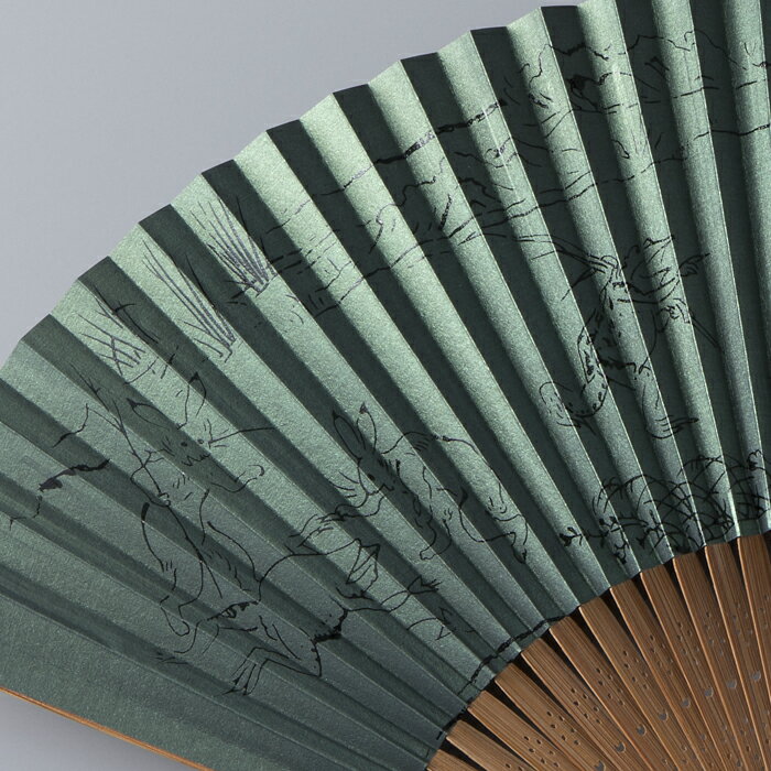 【ふるさと納税】【L-573】鈴木扇子店 鳥獣戯画うるし画緑地（スス骨） 7.5寸(約22.5cm) ［高島屋選定品］ サムネイル2