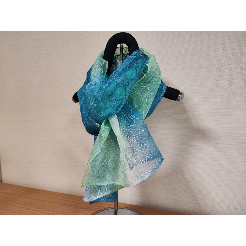 【ふるさと納税】【京都花こまち】京都伝統技法「京絞り」オーガンジーシルクスカーフ「虹雲」 | スカーフ オーガンジーシルクスカーフ 京絞り 絞染め ファッション ウェディングドレス サムネイル3