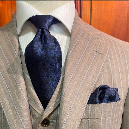 【美濃利】Makuakeで大好評！西陣織と京友禅が織りなす京都のネクタイ《ネイビー》 | 京都 ネクタイ 京友禅 友禅 西陣 西陣織 京更紗 プレゼント ビジネス 贈り物 ギフト 伝統工芸 青 紺 京都市