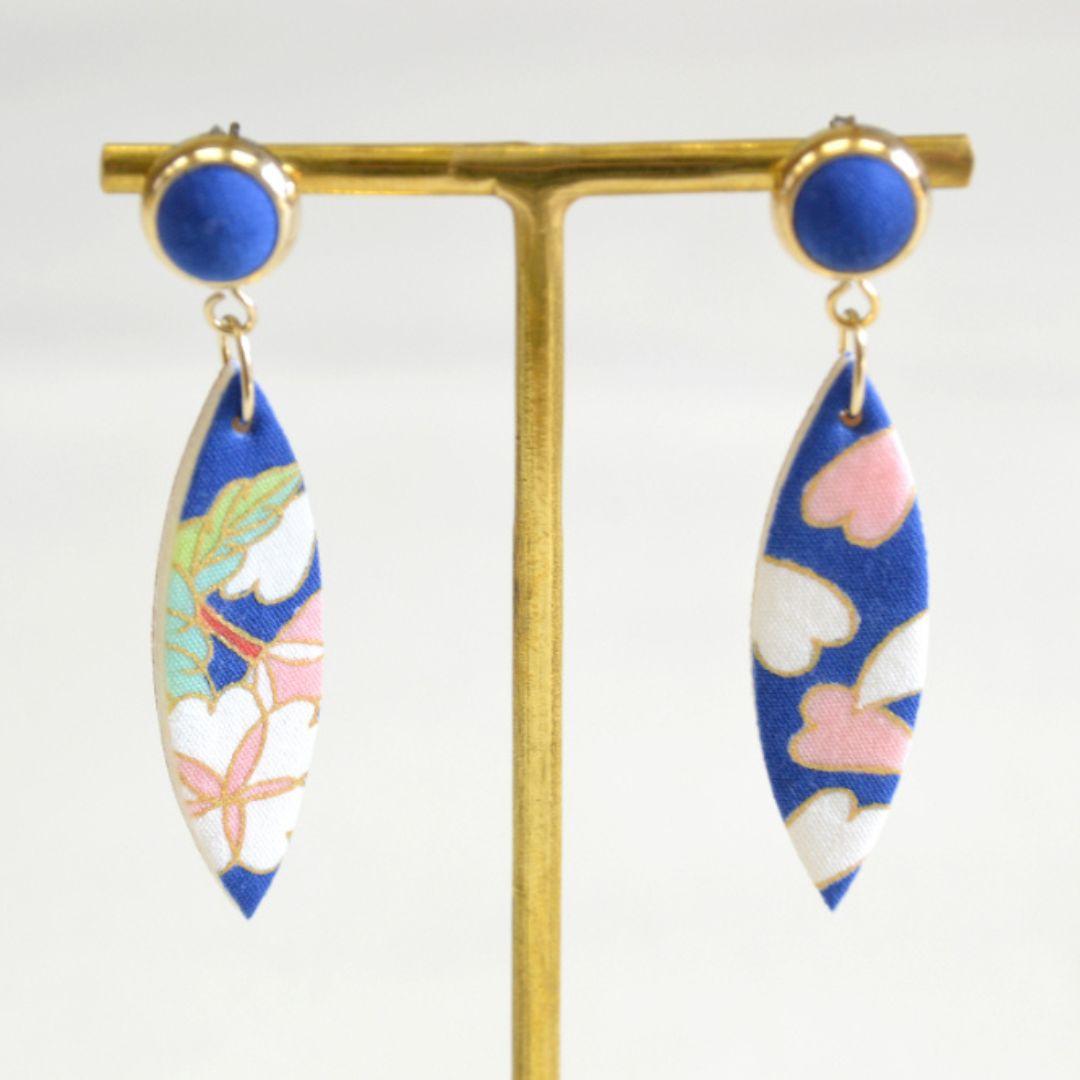 【ふるさと納税】【染工房正茂】手描友禅 ピアス・イヤリング（ファブリックアクセサリー）《桜》 | 京都 アクセサリー ピアス イヤリング 桜柄 さくら 人気 おすすめ 友禅 伝統工芸 ファッション 和柄 お取り寄せ ギフト プレゼント ふるさと納税 サムネイル2