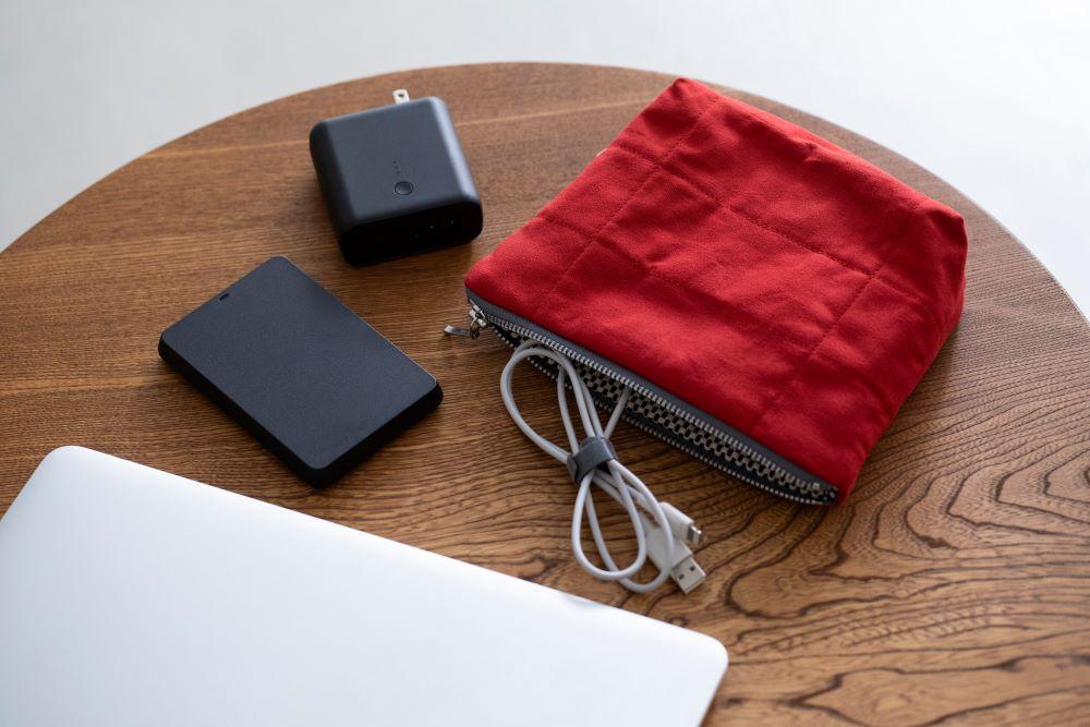【kiten.kyoto】HANTEN. Pouch | キテン　ポーチ　小物入れ　精密機器　USB　ファッション　加藤健旗店　カジュアル　便利　人気