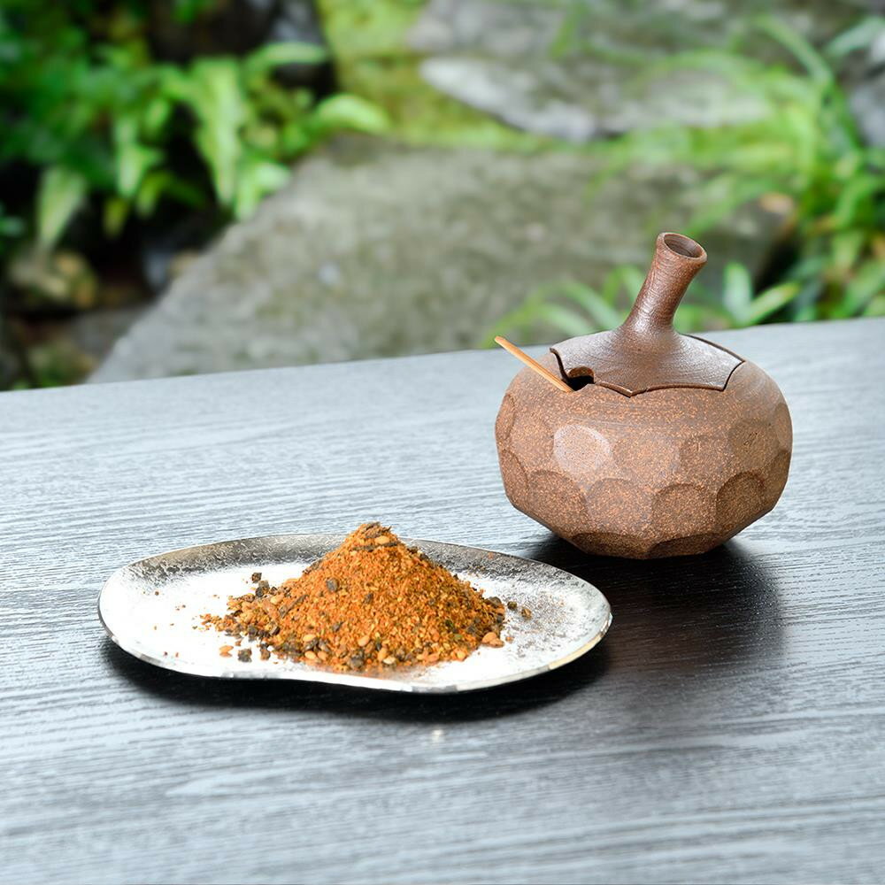 【ふるさと納税】《9月末までの限定寄付額》【下鴨茶寮】料亭の昆布とうがらし(2g×8袋セット) [ 京都 老舗 料亭 ミシュラン 調味料 ふりかけ 七味 人気 おすすめ グルメ 京料理 京懐石 ギフト プレゼント お取り寄せ 通販 送料無料 ふるさと納税 ] サムネイル3