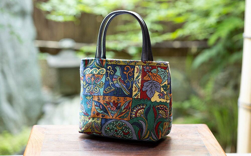 【ふるさと納税】【京都三昌】ゴブラン織り手提げ［ 京都 バッグ 職人 手作り 手提げ 鞄 麻の葉 ちりめん 上品 カジュアル フォーマル 雑貨 人気 おすすめ 外出 おでかけ お取り寄せ 通販 送料無料 ふるさと納税 ］ サムネイル2