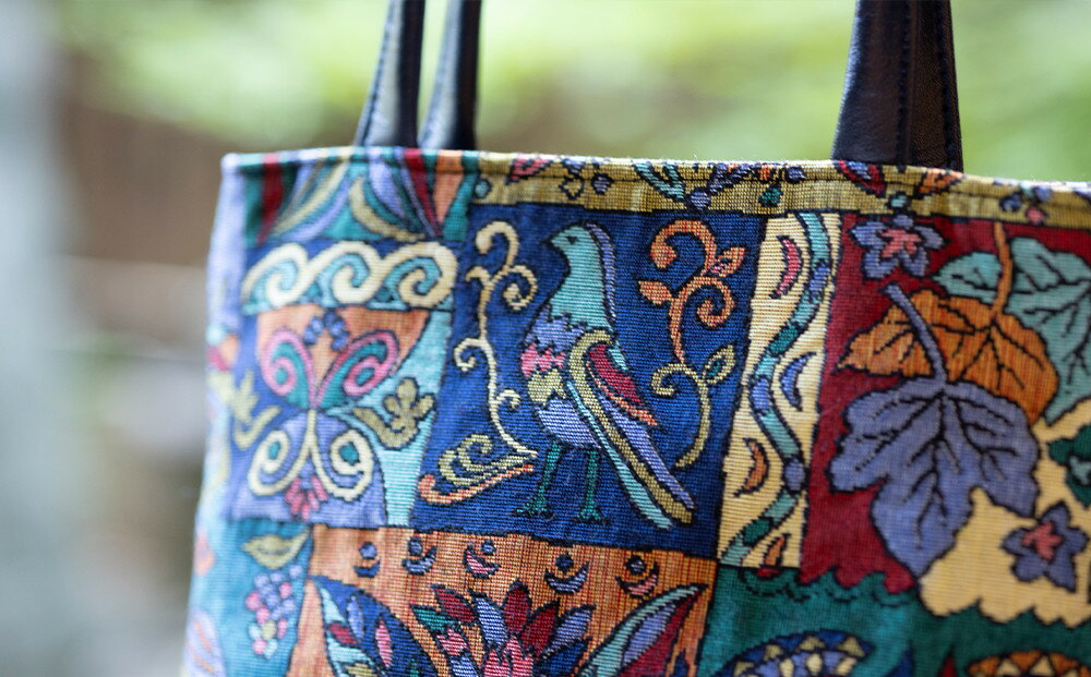 【ふるさと納税】【京都三昌】ゴブラン織り手提げ［ 京都 バッグ 職人 手作り 手提げ 鞄 麻の葉 ちりめん 上品 カジュアル フォーマル 雑貨 人気 おすすめ 外出 おでかけ お取り寄せ 通販 送料無料 ふるさと納税 ］ サムネイル3