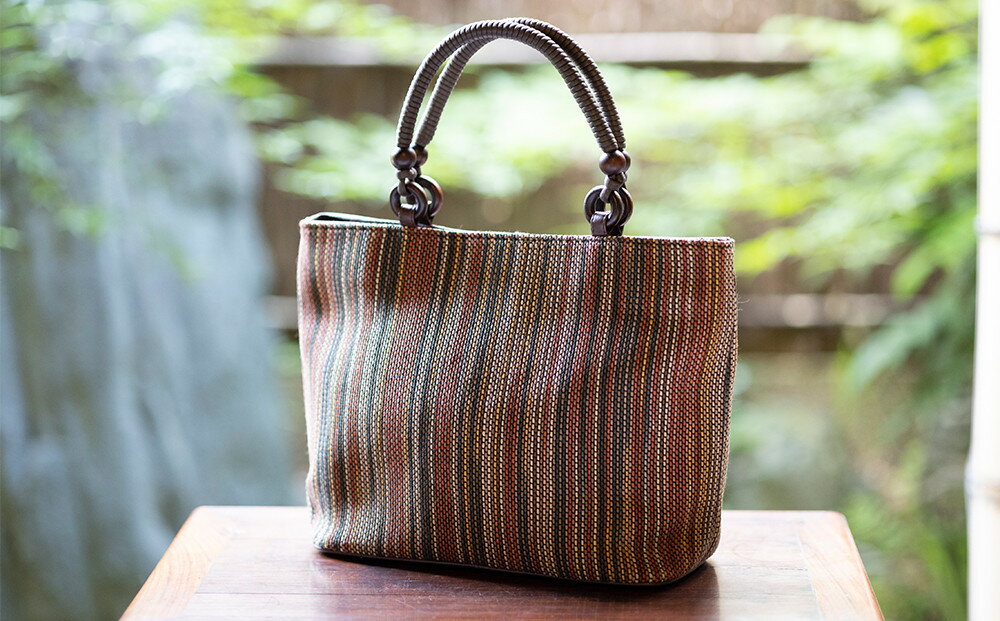 【ふるさと納税】【京都三昌】レリーフメッシュ手提げ［ 京都 バッグ 職人 手作り 手提げ 鞄 麻の葉 ちりめん 上品 カジュアル フォーマル 雑貨 人気 おすすめ 外出 おでかけ お取り寄せ 通販 送料無料 ふるさと納税 ］ サムネイル2