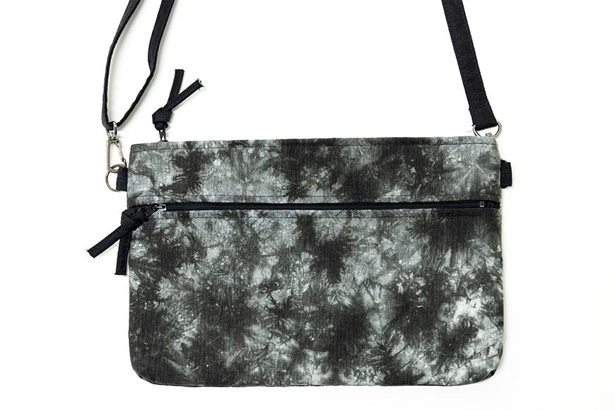 【ふるさと納税】【伊と幸】《白生地の老舗が贈る》正絹染めサコッシュ（絞り染め・海松色） サムネイル2