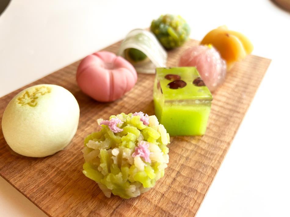 【ふるさと納税】【甘春堂】季節の上生菓子セット［ 京都 和菓子 老舗 生菓子 かわいい スイーツ 人気 おすすめ お取り寄せ 通販 送料無料 ふるさと納税 ］ - 画像3