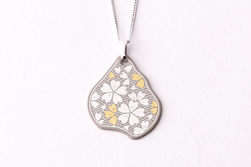 【ふるさと納税】◇【中嶋象嵌】ナシ型ペンダント〈ベージュ〉 | ペンダント ホワイトデー 贈り物 ギフト ファッション 女性 象嵌 伝統 工芸 中嶋象嵌 サムネイル2