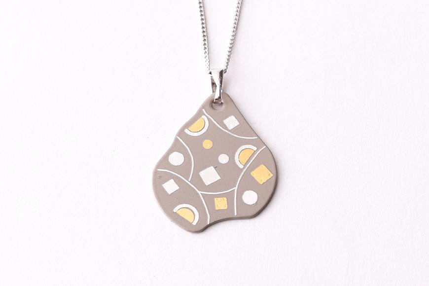 【ふるさと納税】◇【中嶋象嵌】ナシ型ペンダント〈ベージュ〉 | ペンダント ホワイトデー 贈り物 ギフト ファッション 女性 象嵌 伝統 工芸 中嶋象嵌 サムネイル3