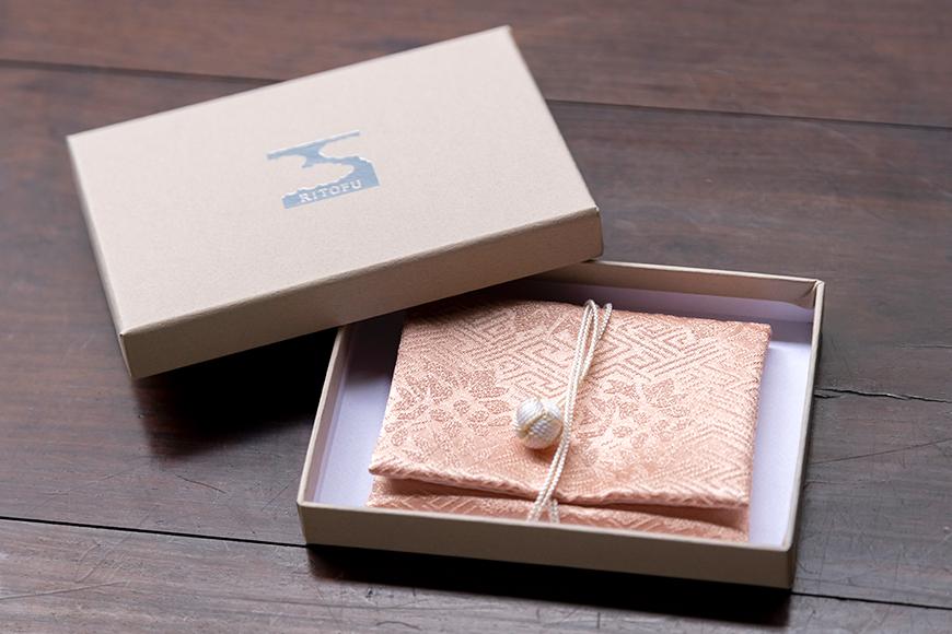 【ふるさと納税】【RITOFU】ジュエリーポーチ(撫子)［ 京都 友禅 着物 ブランド ジュエリー ポーチ 上品 人気 おすすめ ギフト プレゼント お取り寄せ 通販 送料無料 ふるさと納税 ］ - 画像2