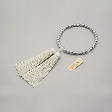 【ふるさと納税】【神戸珠数店】〈京念珠〉グレー貝パール 女性用数珠【ふくさ付き】｜京都 念珠 仏具［ 京都 京念珠 珠数 数珠 仏具 レディース 人気 おすすめ お取り寄せ 通販 送料無料 ふるさと納税 ］ - 画像2