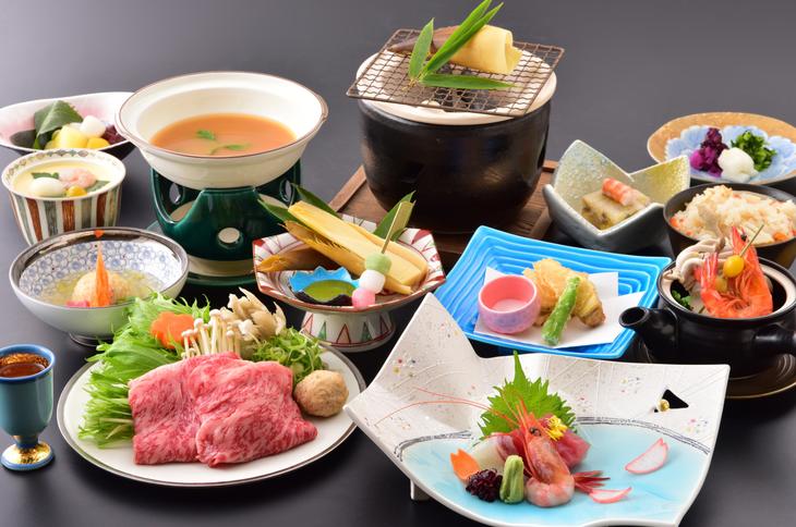 【ふるさと納税】京都 湯の花温泉 おもてなしの宿 渓山閣 ペア 宿泊券(1泊2食付)≪京都 旅行 温泉 旅館 ホテル 観光 トラベル チケット クーポン 旅行券≫☆月間MVPふるさと納税賞 第1号（2020年10月）・SDGs未来都市亀岡 サムネイル2