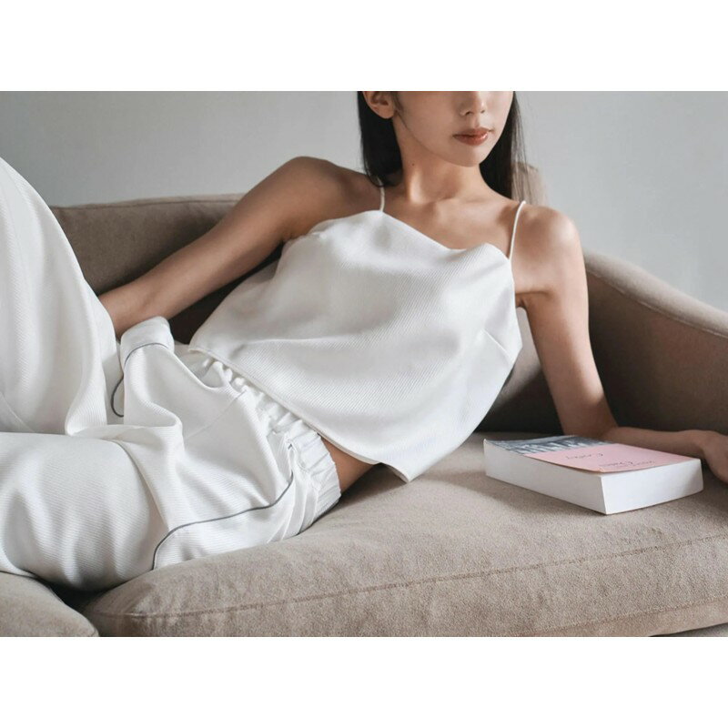 【ふるさと納税】シルクサテンキャミトップス 黒 白 サムネイル2