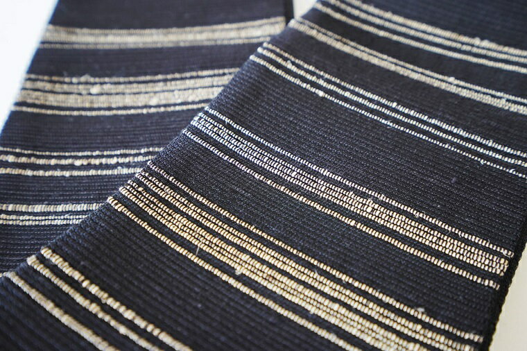 【ふるさと納税】京都・遊絲舎／丹後の藤布 角帯「藤糸あそび」（墨黒）【伝統工芸】 藤布 角帯 藤糸あそび 藤糸 伝統工芸品 護身 長寿 繁栄 古事記 万葉集 墨黒 墨黒色 サムネイル3