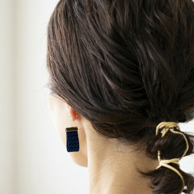 【ふるさと納税】kuska fabricのガルザピアス【ダークネイビー】世界でも稀な手織りファブリック【1341721】 サムネイル2