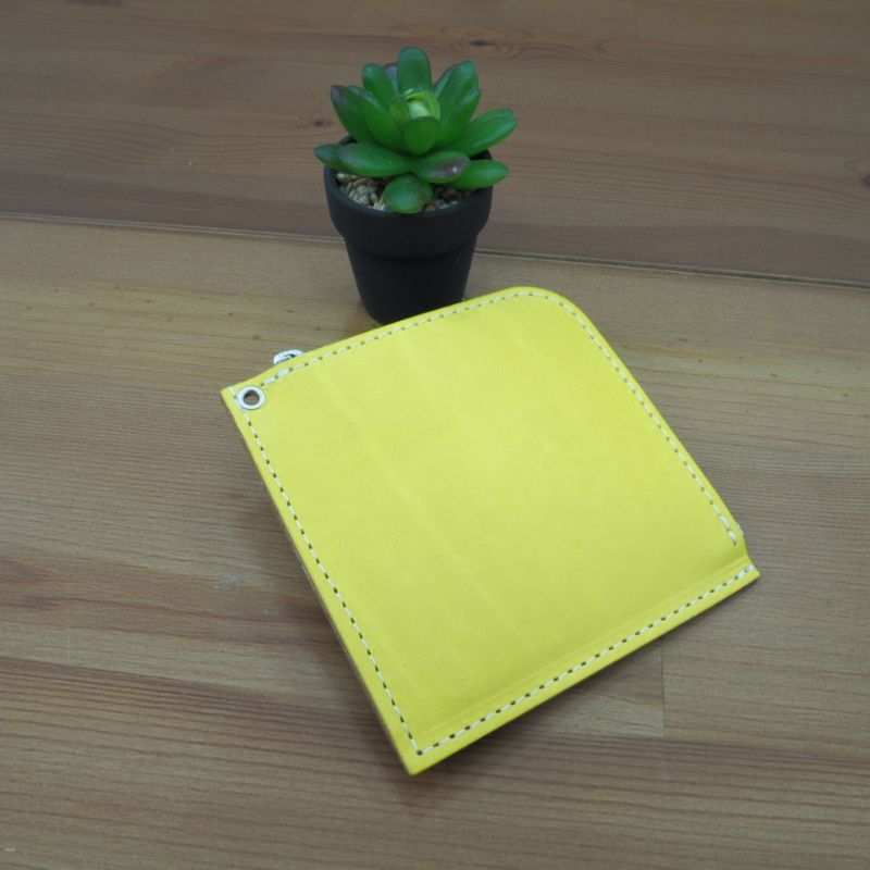 財布 プチウォレット 【イエロー】 革 ( 縦約11cm × 横約11cm × 厚さ約1.0cm )