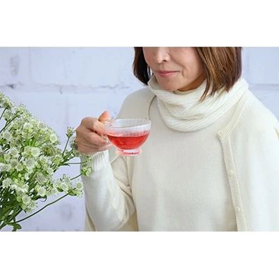 【ふるさと納税】希少ベビーカシミヤ100%洗えるネックウォーマー日本製 Gタイプ ホワイト 1枚 202GWH｜最高級 逸品 軽い 暖かい 敬老の日 誕生日 プレゼント ギフト クリスマス [1160] サムネイル3