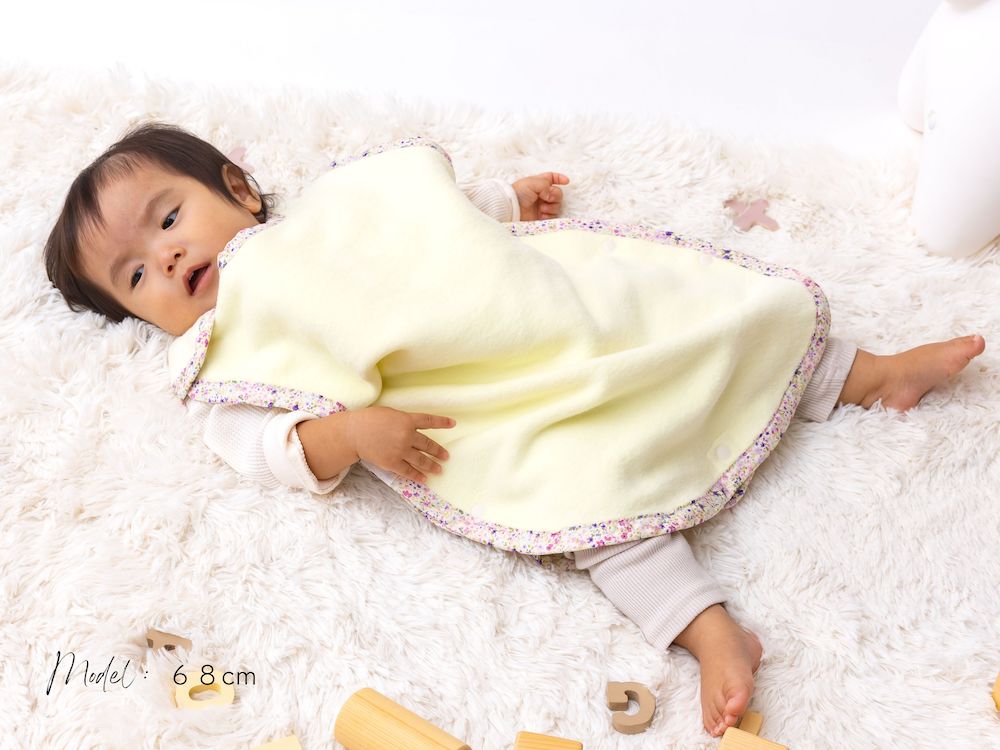 名入れ可 綿毛布スリーパー (丸型) クリームイエロー×花柄 毛布の町泉大津市産｜天然素材 綿100% 速乾 オールシーズン 着る毛布 ベビー服 ベビー用品 ベビーグッズ ベビー 子供服 赤ちゃん 子供用 プレゼント ギフト お祝い sleeper-maru [3341]