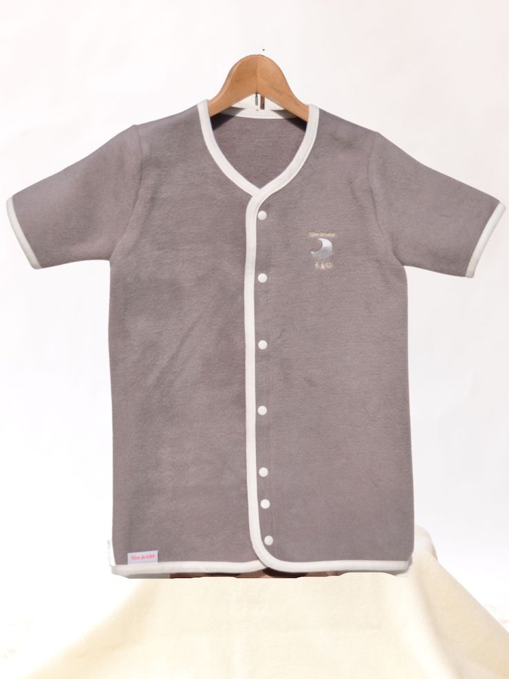 【ふるさと納税】綿毛布 半袖スリーパー (Mサイズ) 2way仕様で暖か ブラウン 毛布の町 (泉大津産)｜天然素材 綿100% 速乾 オールシーズン 着る毛布 ベビー服 ベビー用品 ベビーグッズ ベビー 子供服 赤ちゃん 子供用 プレゼント ギフト お祝い sleeper-hs [3360] サムネイル2