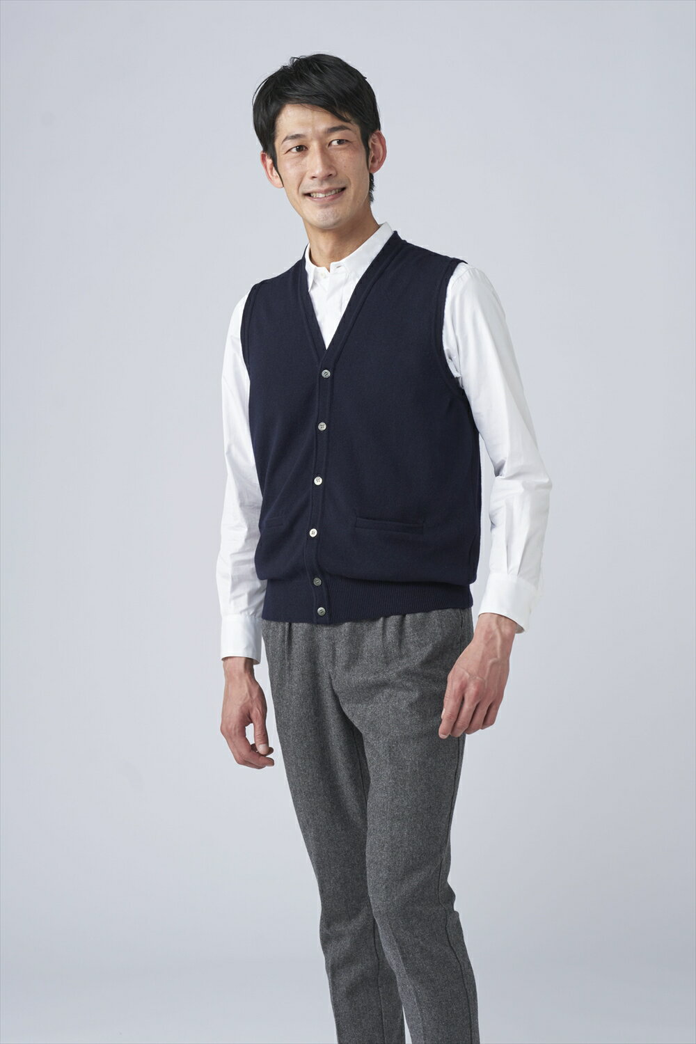 【ふるさと納税】日本製 カシミヤ100% 前開きベスト ネイビー Lサイズ｜敬老の日 お歳暮 御歳暮 贈答品 ギフト 誕生日プレゼント 贈り物 父の日 母の日 お年賀 寒中見舞い クリスマス お見舞 [2623] サムネイル3