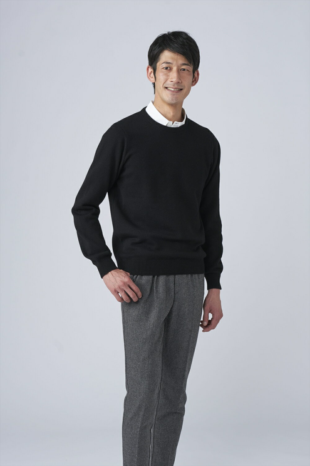 【ふるさと納税】日本製 カシミヤ100% クルーネック ブラック 2Lサイズ｜敬老の日 お歳暮 御歳暮 贈答品 ギフト 誕生日プレゼント 贈り物 父の日 母の日 お年賀 寒中見舞い クリスマス お見舞 [2648] サムネイル2