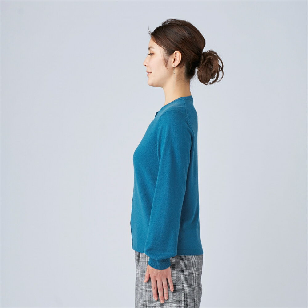 【ふるさと納税】日本製 カシミヤ100% レディース クルーカーディガン ダークグリーン Lサイズ｜敬老の日 お歳暮 御歳暮 贈答品 ギフト 誕生日プレゼント 贈り物 父の日 母の日 お年賀 寒中見舞い クリスマス お見舞 [2671] サムネイル3