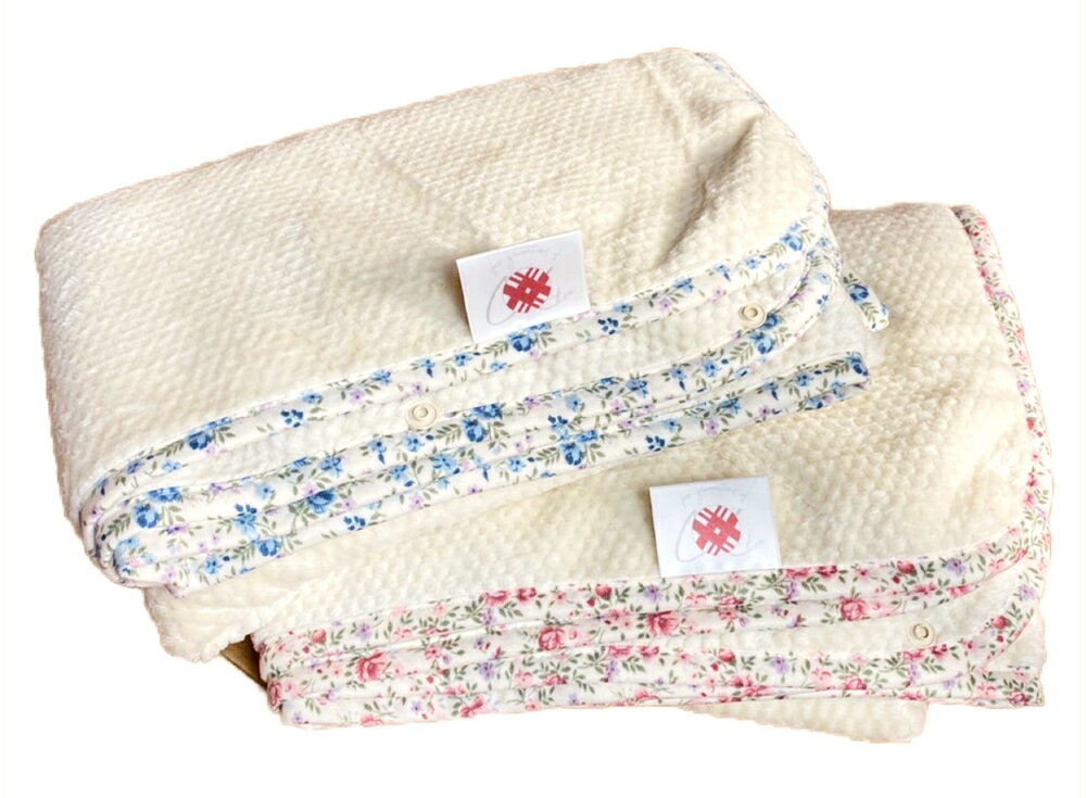 【ふるさと納税】このなめらかさは職人の技！ポンチョにもなる2wayハーフブランケット (泉大津毛布) アイボリー×ピンク (花柄)｜敬老の日 お歳暮 贈答品 ギフト 誕生日プレゼント 贈り物 父の日 母の日 クリスマス お見舞 [1755]