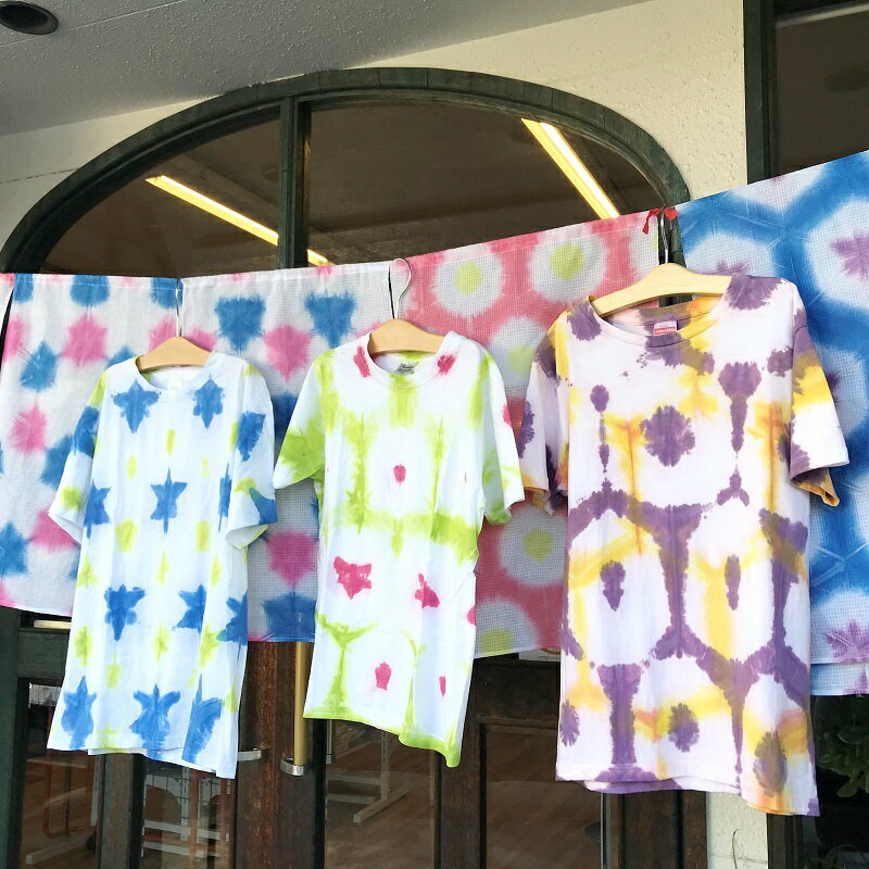 【ふるさと納税】老舗呉服店でTシャツの絞り染め体験 25名様分 伝統技法 染物 体験 絞り染め カラフル Tシャツ 子ども 小学4年生以上 保護者同伴 親子で体験 期間限定 呉服店 (有)いしはら 石原呉服店 大阪府 泉佐野市 - 画像2