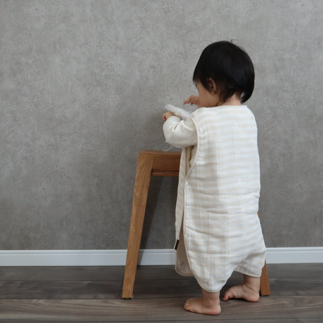 【ふるさと納税】4重ガーゼ スリーパー 1枚 ベージュホワイト 泉州南部織 eclat bebe 赤ちゃん ベビー 日本製 綿100% ふわふわの肌触り ペールカラー ボーダー 星柄 性別問わず使える スナップボタン 脱着が楽 泉佐野市 送料無料 サムネイル3