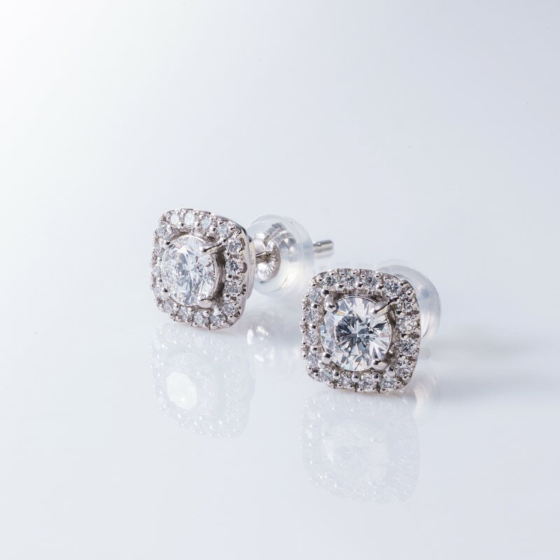 【ふるさと納税】【高島屋選定品】プラチナダイヤモンド ピアス【ARC-EN-CIEL (アルカンシェル) 中石ダイヤ 0.5ct D SI2 EX (GIA)】 サムネイル3