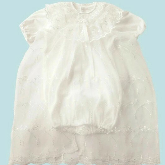 【ふるさと納税】セレモニードレス 3点セット (ドレス＆フード＆オーガンジーレース) 選べる2種類の生地と3種類のボタンカラー！｜赤ちゃん ベビー 男の子 女の子 お宮参り お食い初め[1094-1100] サムネイル2