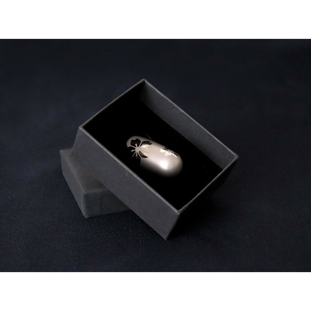 【ふるさと納税】個性が光るアクセサリー Kin-kan Titanium プレーン 川村義肢株式会社 | 川村義肢 チタン製 セミオーダー指鎧 指キャップ つるんとした指鎧 指の切断 切断部カバー 切断部を守る 義手 指義手 指鎧 受注生産 工場直営 日本製 断端アクセサリー 送料無料 サムネイル3