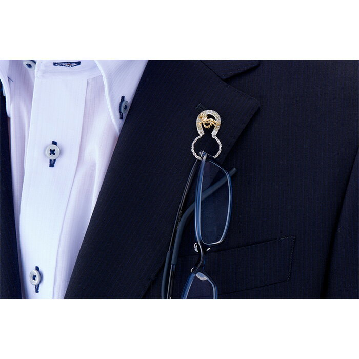 【ふるさと納税】男の胸元に 「 駿馬 ＆ 馬蹄 ピン式 眼鏡ホルダー 」 | メンズ小物 おしゃれ ラベルピン ブローチ 眼鏡 馬 メンズファッション 男性 サングラス サムネイル2