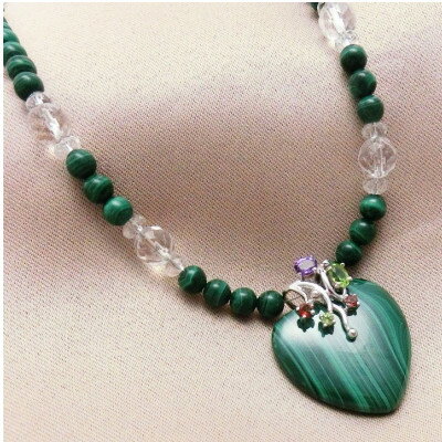 マラカイトのハート型宝石ネックレス【配送不可地域：沖縄県】【1690195】