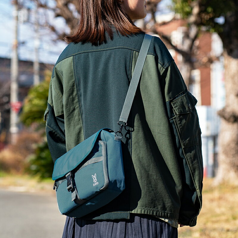 【ふるさと納税】【DOD】 スクショバ【 DOD バッグ カバン ショルダーバッグ スクエア 2FACE仕様 使い分け ポケット 便利 雑貨 送料無料 】 サムネイル3