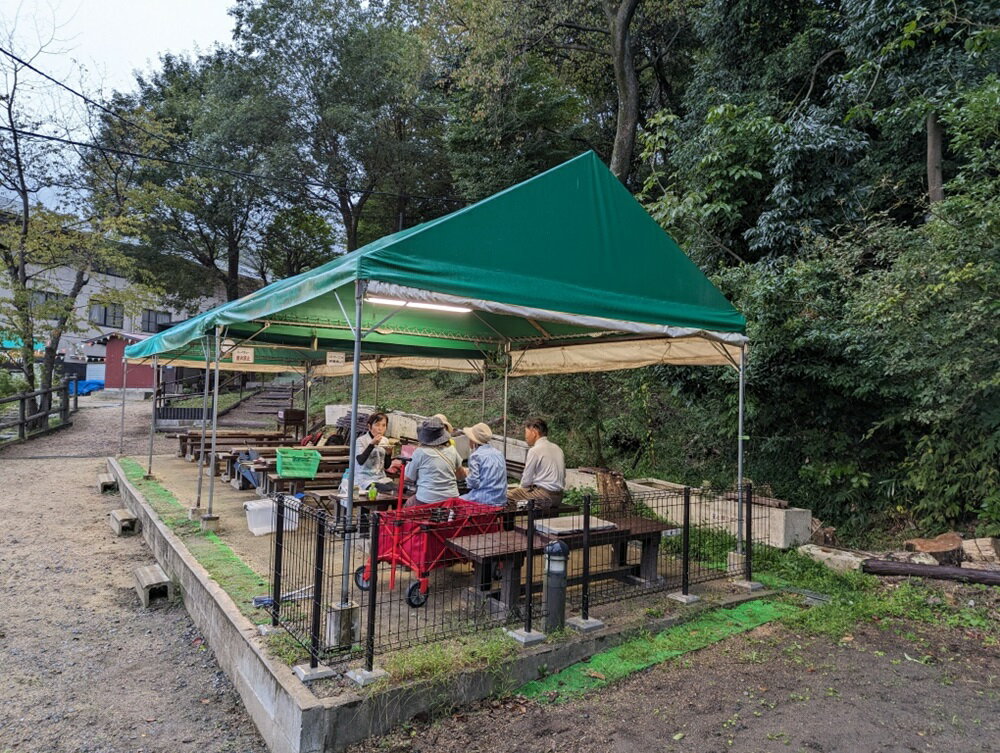 【ふるさと納税】バーベキュー場テーブルご利用券＆コンロ1セットご利用券｜利用券 チケット キャンプ 旅行 BBQ 体験 [0094] - 画像2