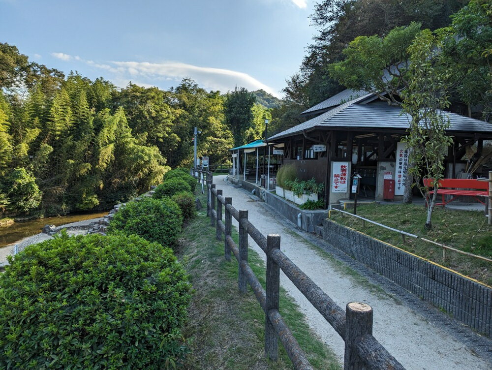 【ふるさと納税】バーベキュー場テーブルご利用券＆コンロ1セットご利用券｜利用券 チケット キャンプ 旅行 BBQ 体験 [0094] - 画像3