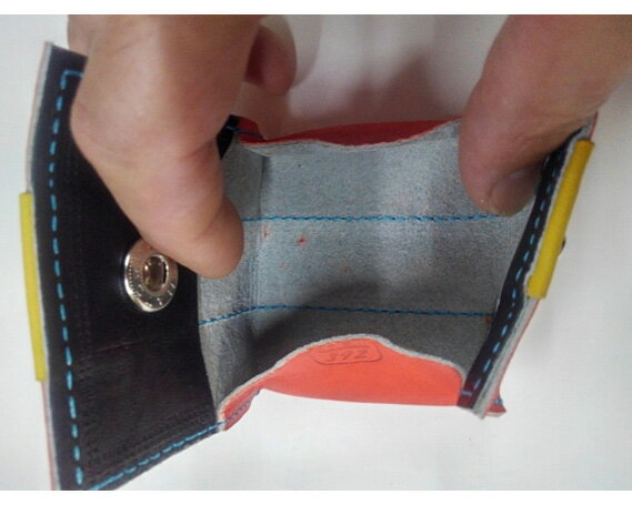 【ふるさと納税】No.041 野球グローブの革製！小さなコインケース RYS ／ 小銭入れ 折りたたみ式 コンパクト 手作り 送料無料 大阪府 サムネイル3