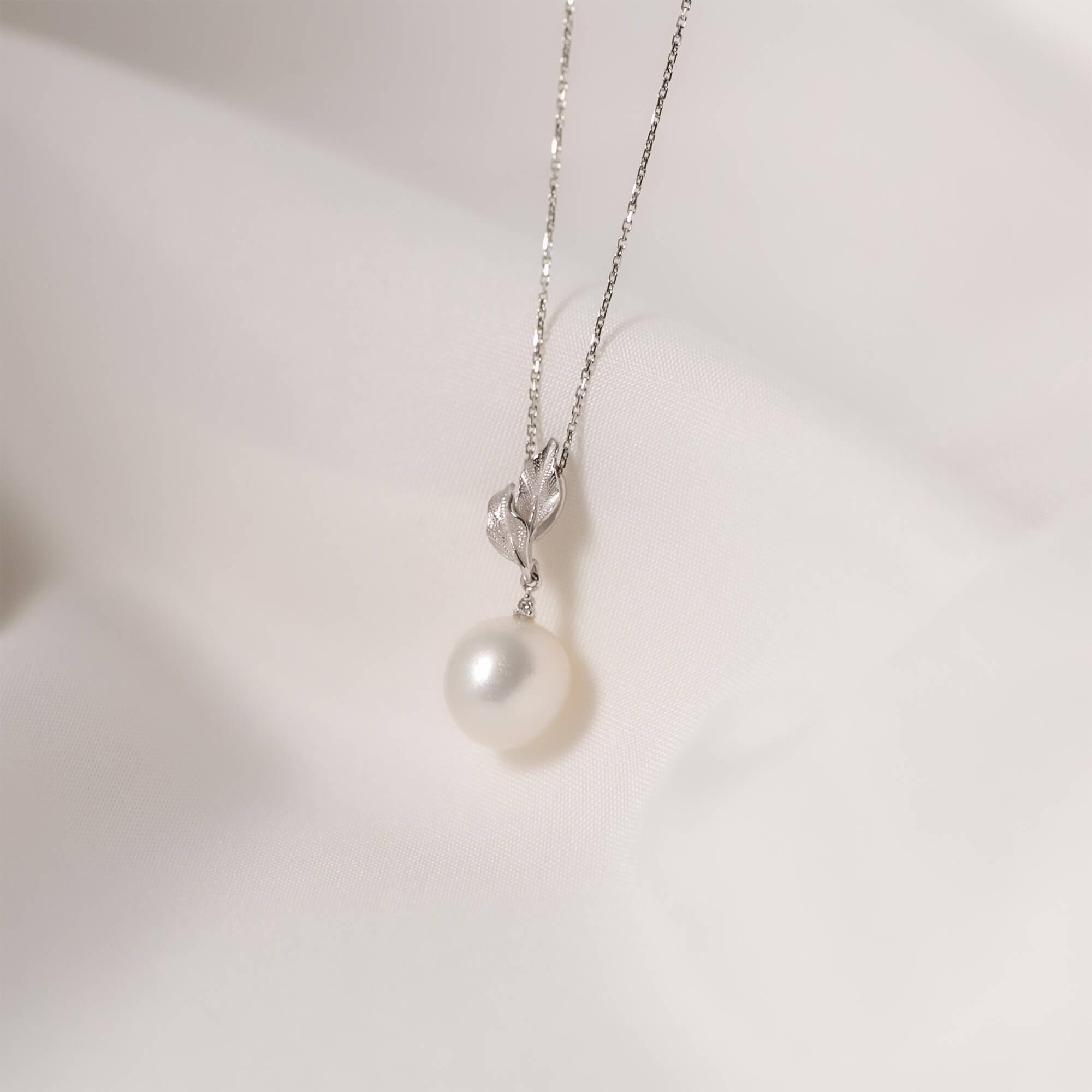 【ふるさと納税】【常盤木】シロチョウパール（南洋 白蝶真珠） 10mm ショートオーバル ダイヤモンド K18 ホワイトゴールド ペンダントトップ | アクセ ファッション 人気 おすすめ 送料無料 サムネイル3