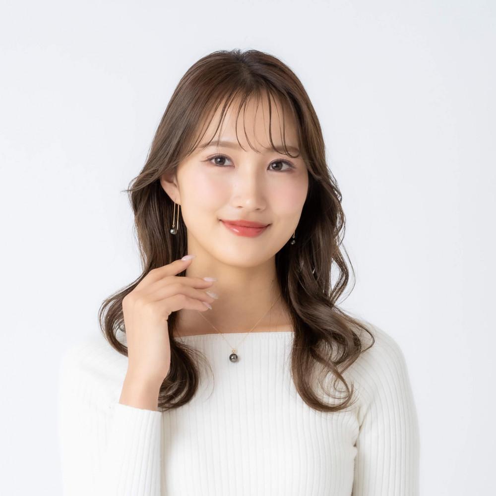 【ふるさと納税】ブラックパール イエローゴールド アメリカンピアス｜無調色 黒蝶真珠 タヒチパール 南洋真珠 8.0mm K10YG | パール 真珠 アクセサリー ジュエリー ファッション 人気 おすすめ 送料無料 サムネイル3