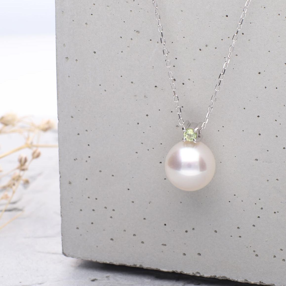 【ふるさと納税】8月 誕生石 ペリドット 無調色 アコヤ真珠（日本） 8.0mm ラウンド Pt900 プラチナ ペンダント ネックレス（チェーン付き） サムネイル3