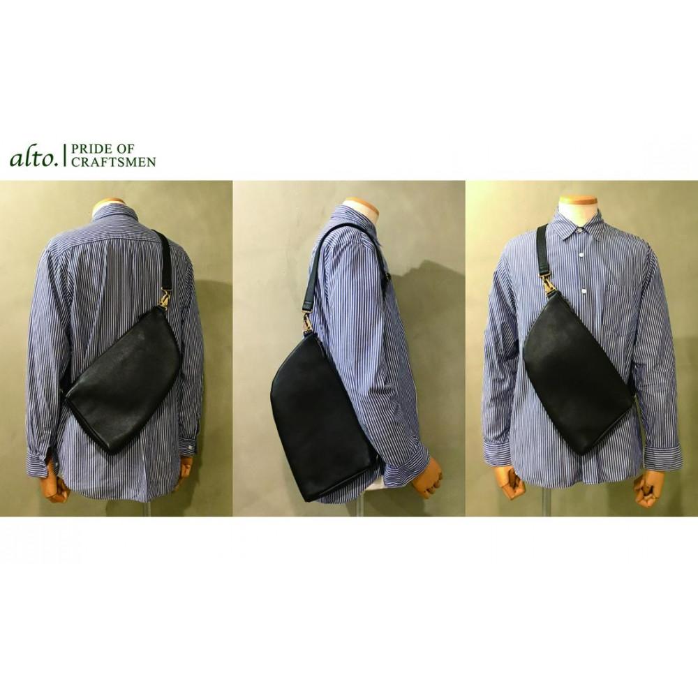 【ふるさと納税】【alto.】アニリンレザー　リバーシブルボディバッグ　AMSB-1223（ブラック） | かばん ファッション 人気 おすすめ 送料無料 サムネイル2