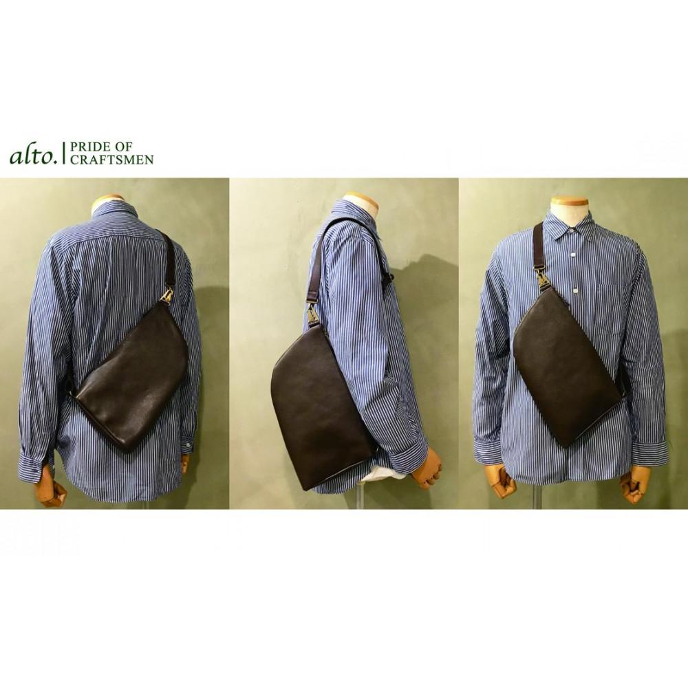 【ふるさと納税】【alto.】アニリンレザー　リバーシブルボディバッグ　AMSB-1223（ブラウン） | かばん ファッション 人気 おすすめ 送料無料 サムネイル2