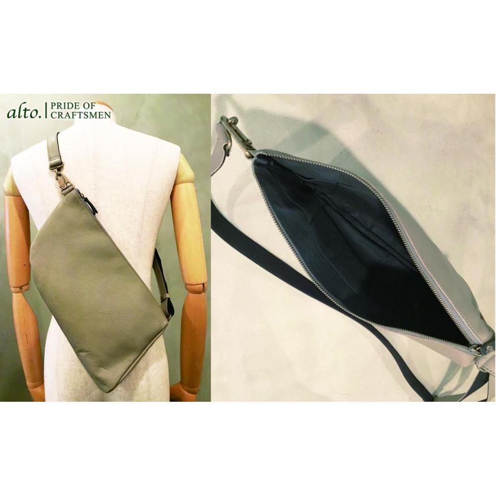 【ふるさと納税】【alto.】アニリンレザー　リバーシブルボディバッグ　AMSB-1223（グレー） | かばん ファッション 人気 おすすめ 送料無料 サムネイル3