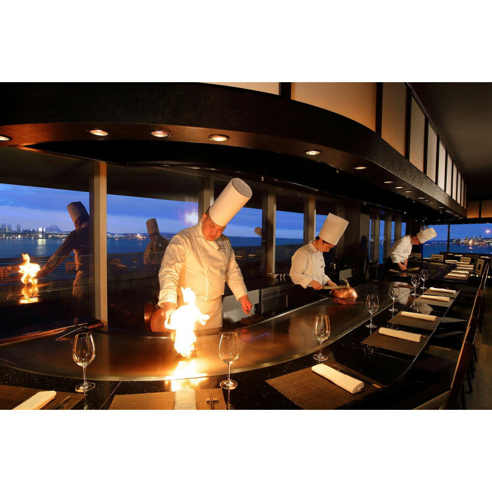 神戸メリケンパークオリエンタルホテル　エグゼクティブルーム2名1室夕朝食付き宿泊券　ステーキハウス「オリエンタル」特選黒毛和牛ステーキディナー | チケット ギフト 宿泊券 ディナー アフタヌーンティー お食事 神戸市 おすすめ 人気 送料無料