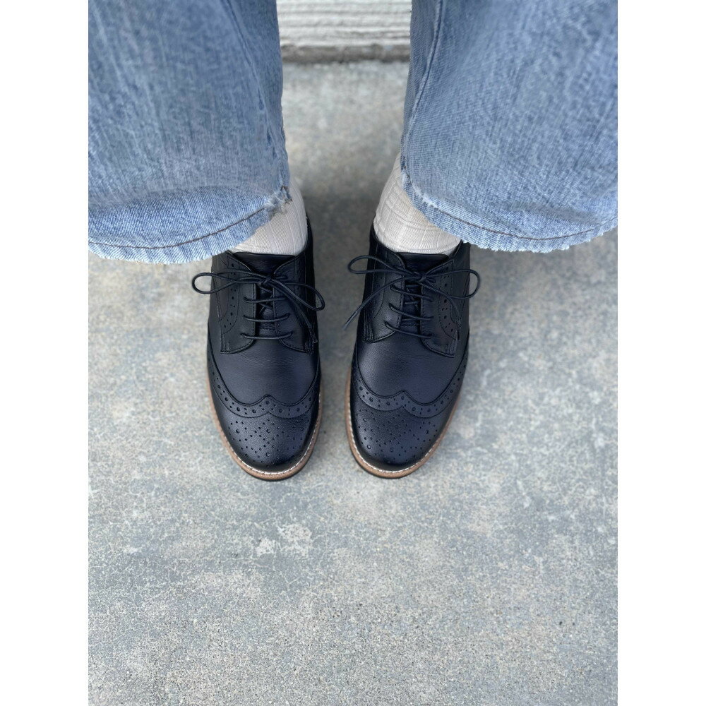 【ふるさと納税】軽量メダリオンシューズ　25.0～26.0cmまで | 神戸市 靴 おしゃれ 人気 おすすめ 送料無料 サムネイル2