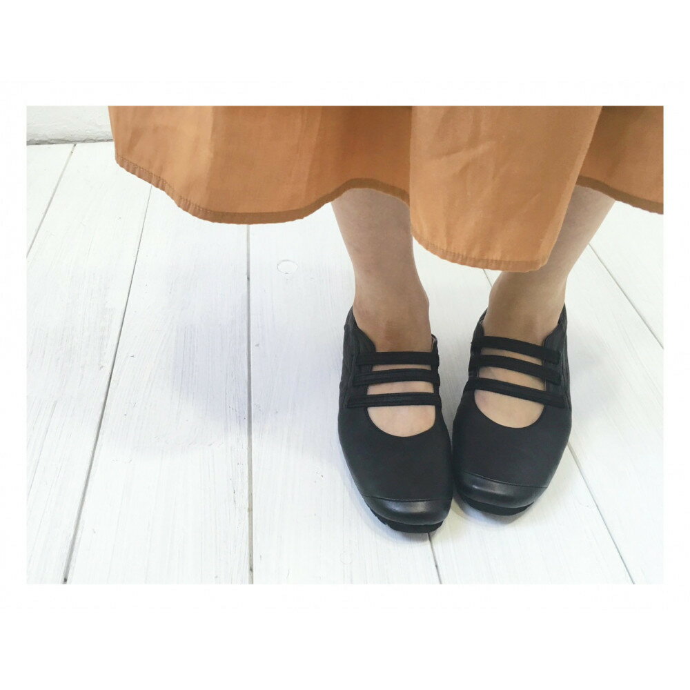 【ふるさと納税】超軽量3本ゴムスリッポンシューズ　25.0～26.0cmまで | 神戸市 靴 おしゃれ 人気 おすすめ 送料無料 サムネイル2