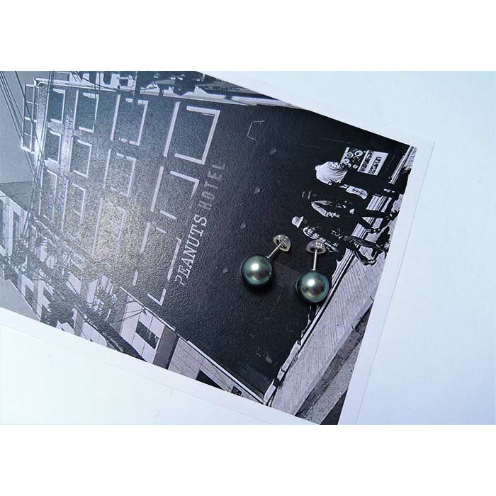 特選　黒蝶真珠ピアス